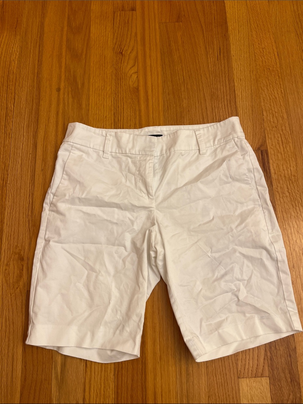 Ann Taylor Classic White Women’s Casual Shorts